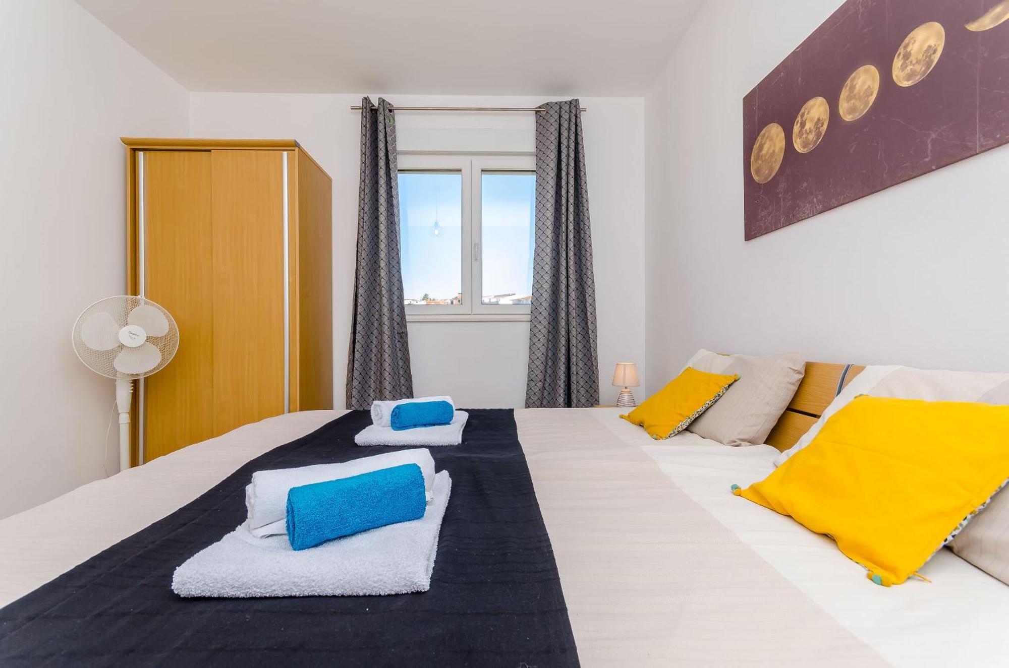 Apartment Mario Trogir Exteriör bild