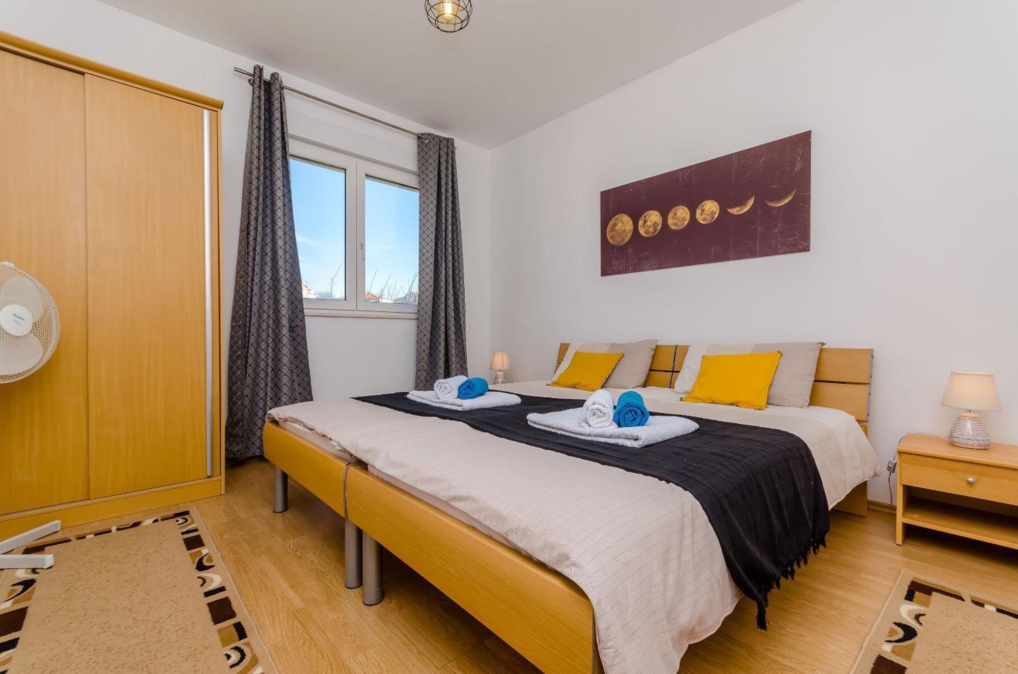 Apartment Mario Trogir Exteriör bild
